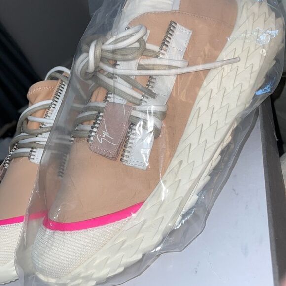 -14 NWT 850.00 Giuseppe Zanotti
Urchin sneakers  New in Box Size 38 - Picture 12 of 16